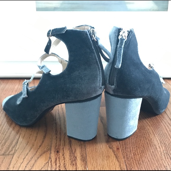 LAST ONE FINAL SALE New Zigi Soho velvet heels - Picture 4 of 6